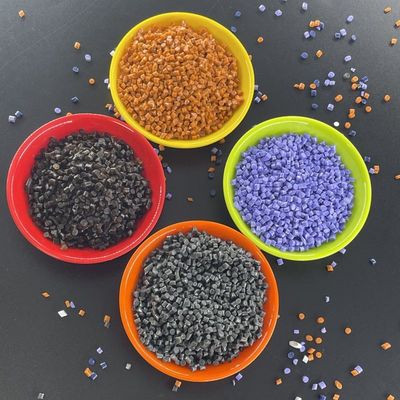 Farblich abgestimmte TPU-Granulate mit hoher Reißfestigkeit und Bruchdehnung für Handyhüllen und Schuhsohlen