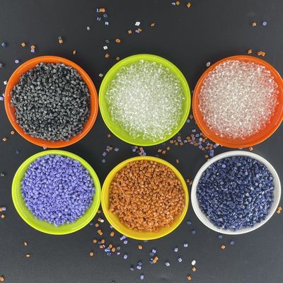 Farblich abgestimmte TPU-Granulate mit hoher Reißfestigkeit und Bruchdehnung für Handyhüllen und Schuhsohlen